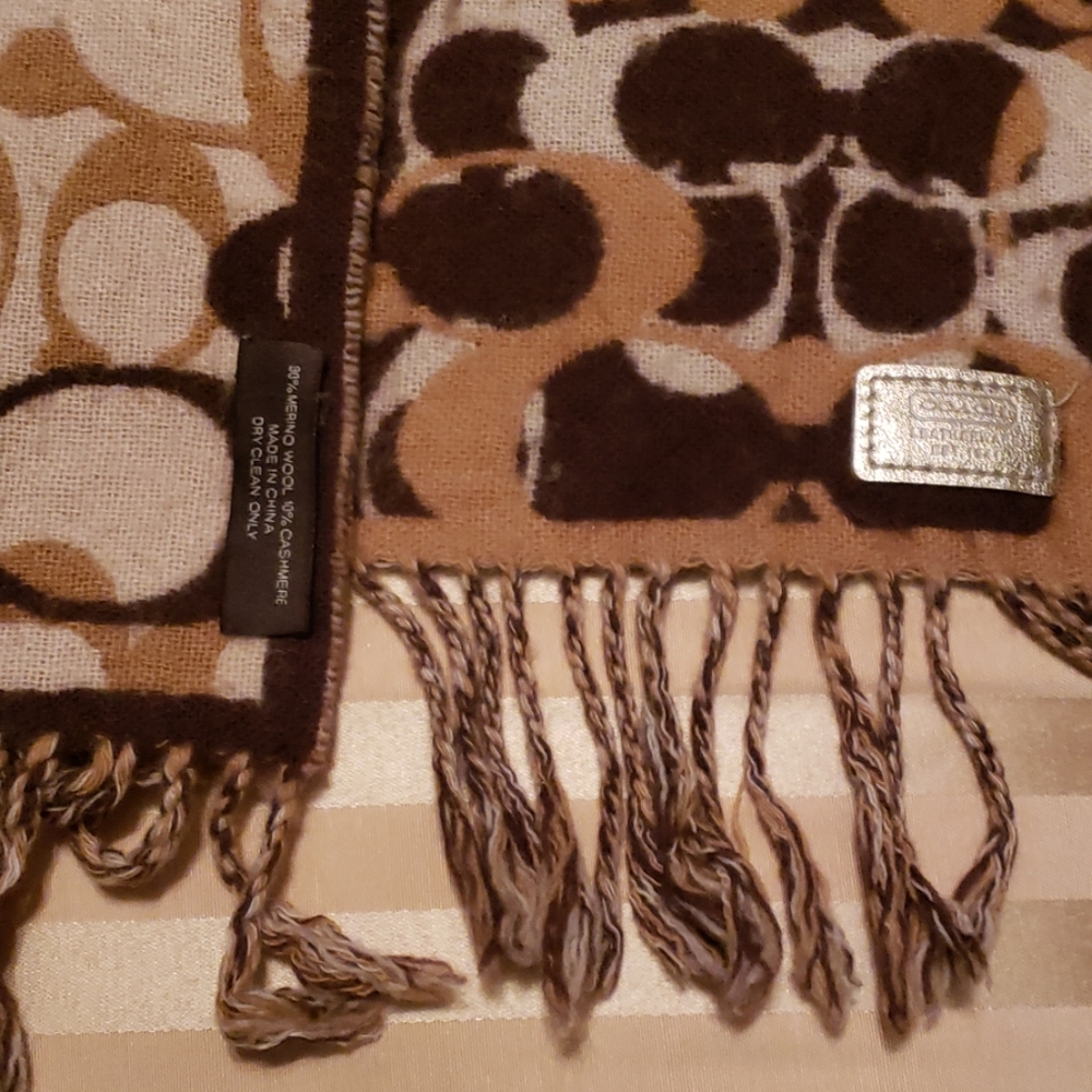 Coach Scarf - Picture 2 of 2